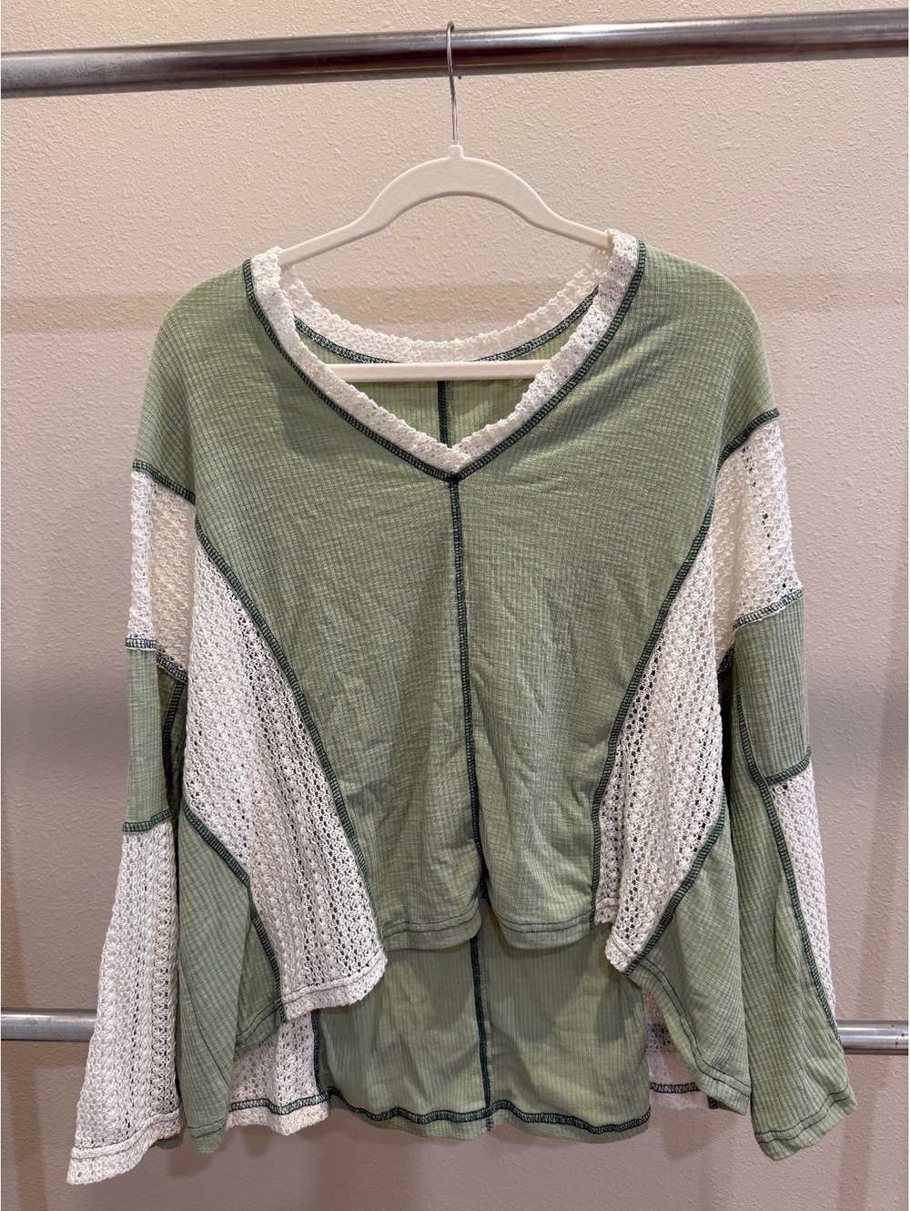 Women's Medium Green and White Long Sleeve V-Neck Knit Top with Crochet Detail